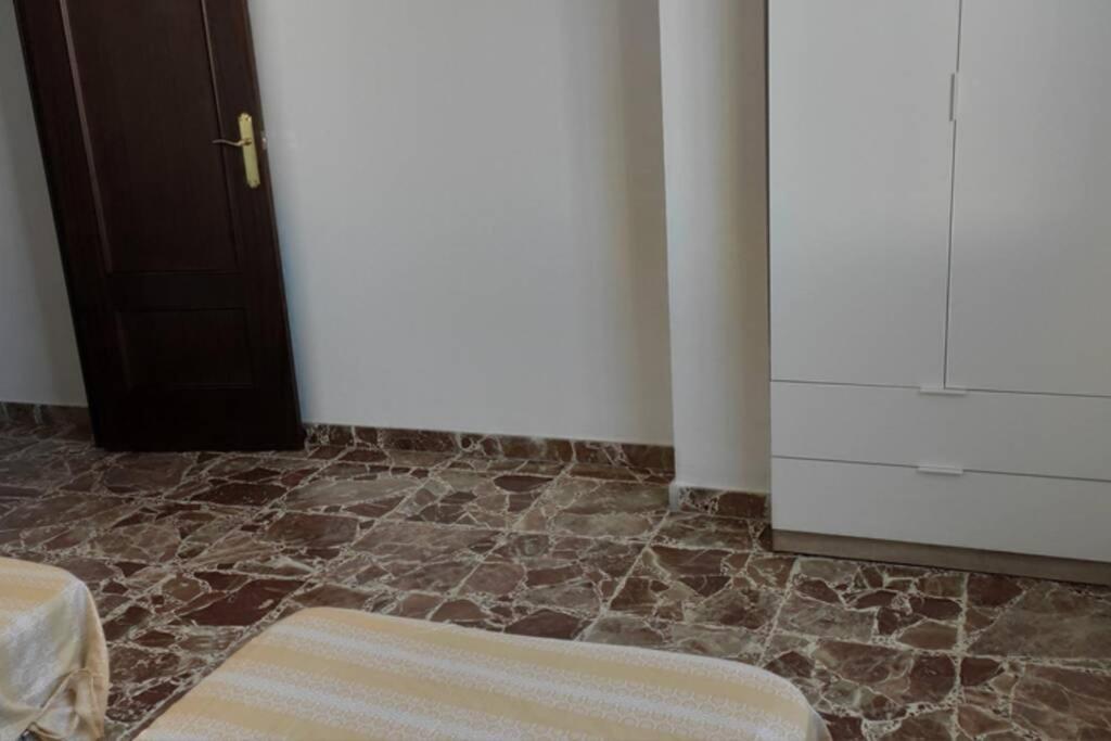 Lucena-Piso Amplio Y Luminosoアパートメント エクステリア 写真